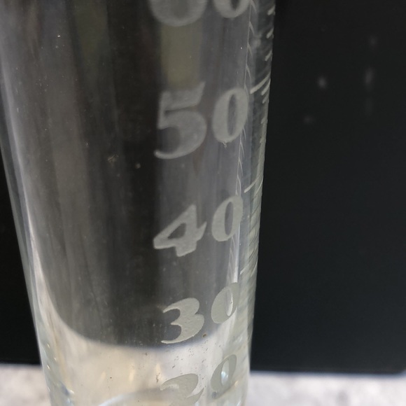 Beaker style vase - Picture 3 of 7